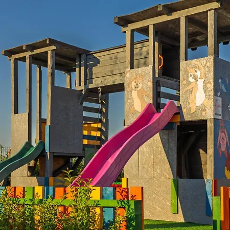 Flamingo 3* Корбу